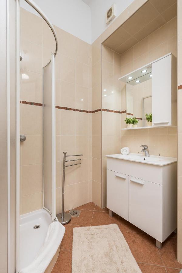 Wien Apartment Rijeka Exteriör bild