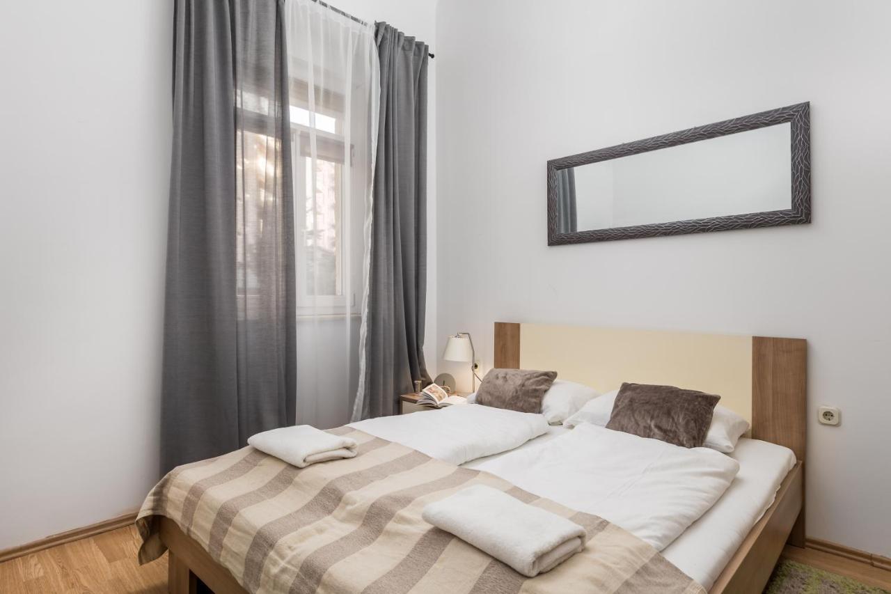 Wien Apartment Rijeka Exteriör bild