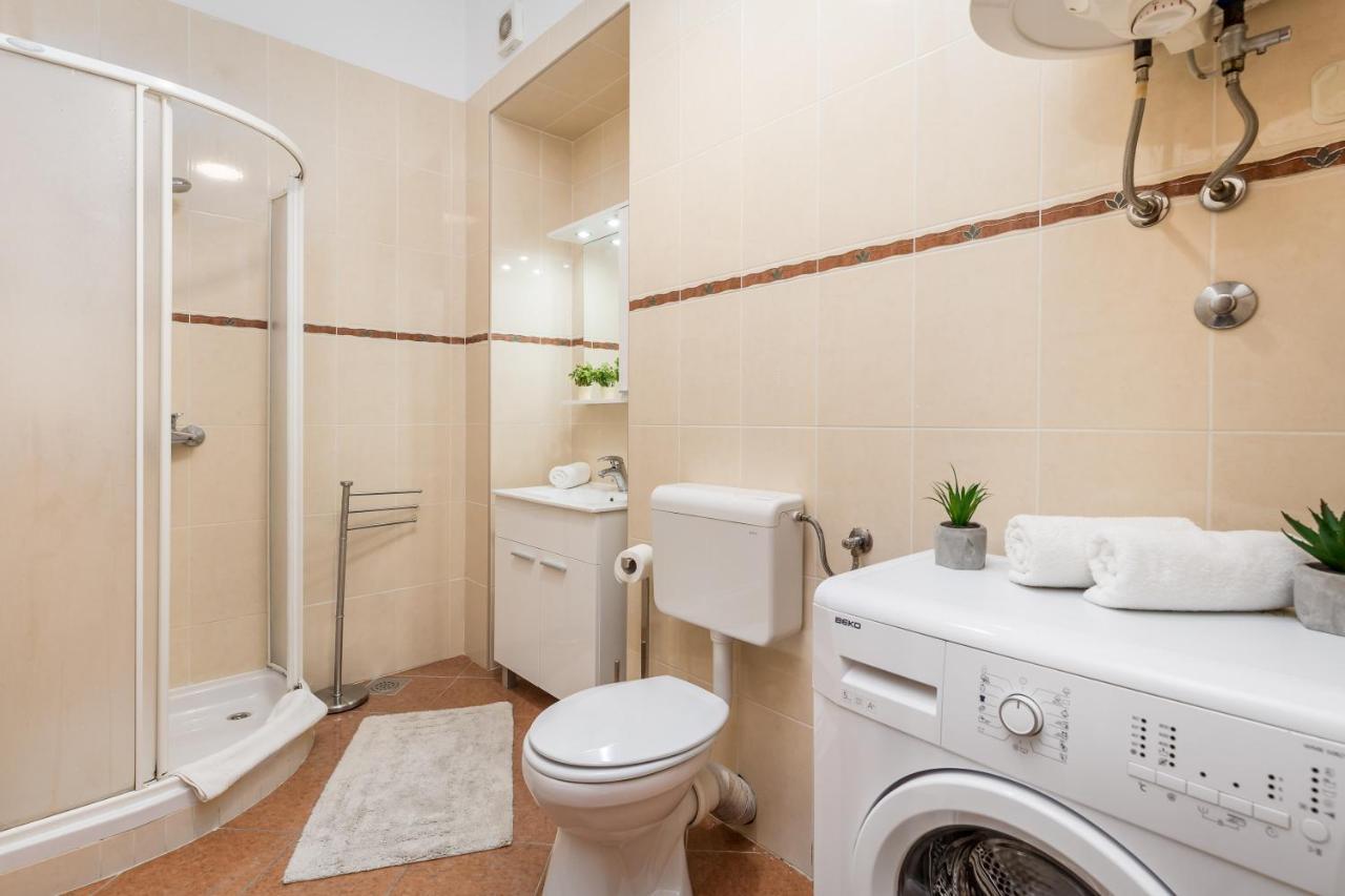 Wien Apartment Rijeka Exteriör bild